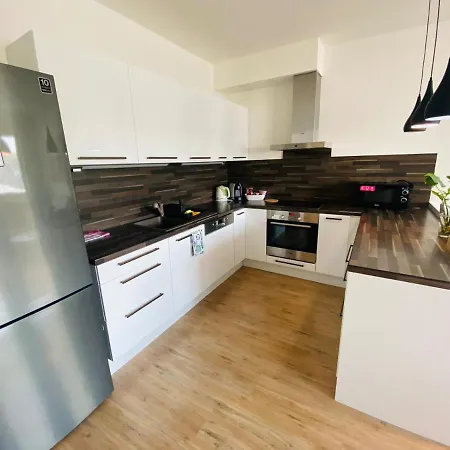 Apartment Jegeho & Free Parking Bratislava